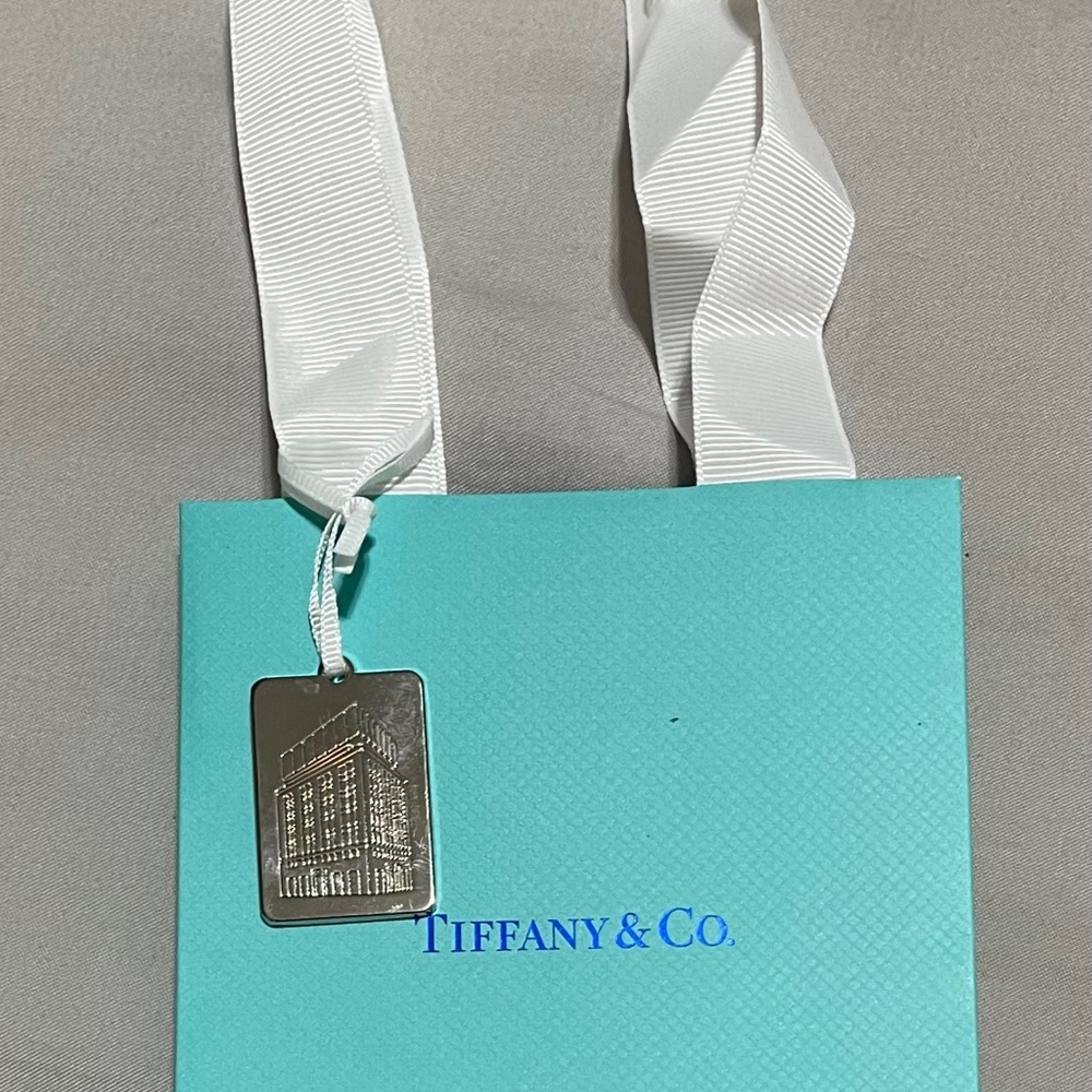 Tiffany & Co Fifth Ave Flagship VIP Gift Bag Charm Collectible Limited E…
